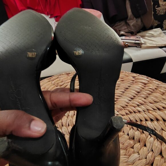 Black Leather Pumps by Jessica Simpson - Picture 2 of 7